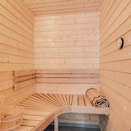 Stunning In Ebeltoft With 3 Bedrooms, Sauna And Internet