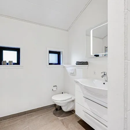 Feriehus Stunning In Ebeltoft With 3 Bedrooms, Sauna And Internet