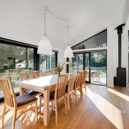 Stunning In Ebeltoft With 3 Bedrooms, Sauna And Internet *