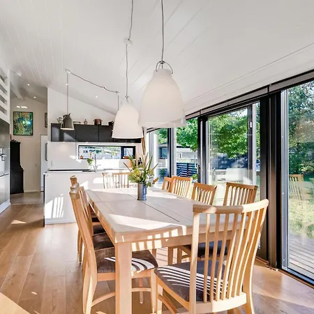 Feriehus Stunning In Ebeltoft With 3 Bedrooms, Sauna And Internet Knebel